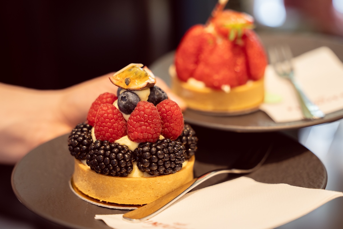 Dessertkunstwerk im Cafe Fingerlos, Salzburg