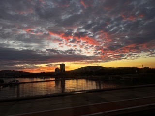 Bild von Sonnenaufgang auf der Nebenlunge brücke